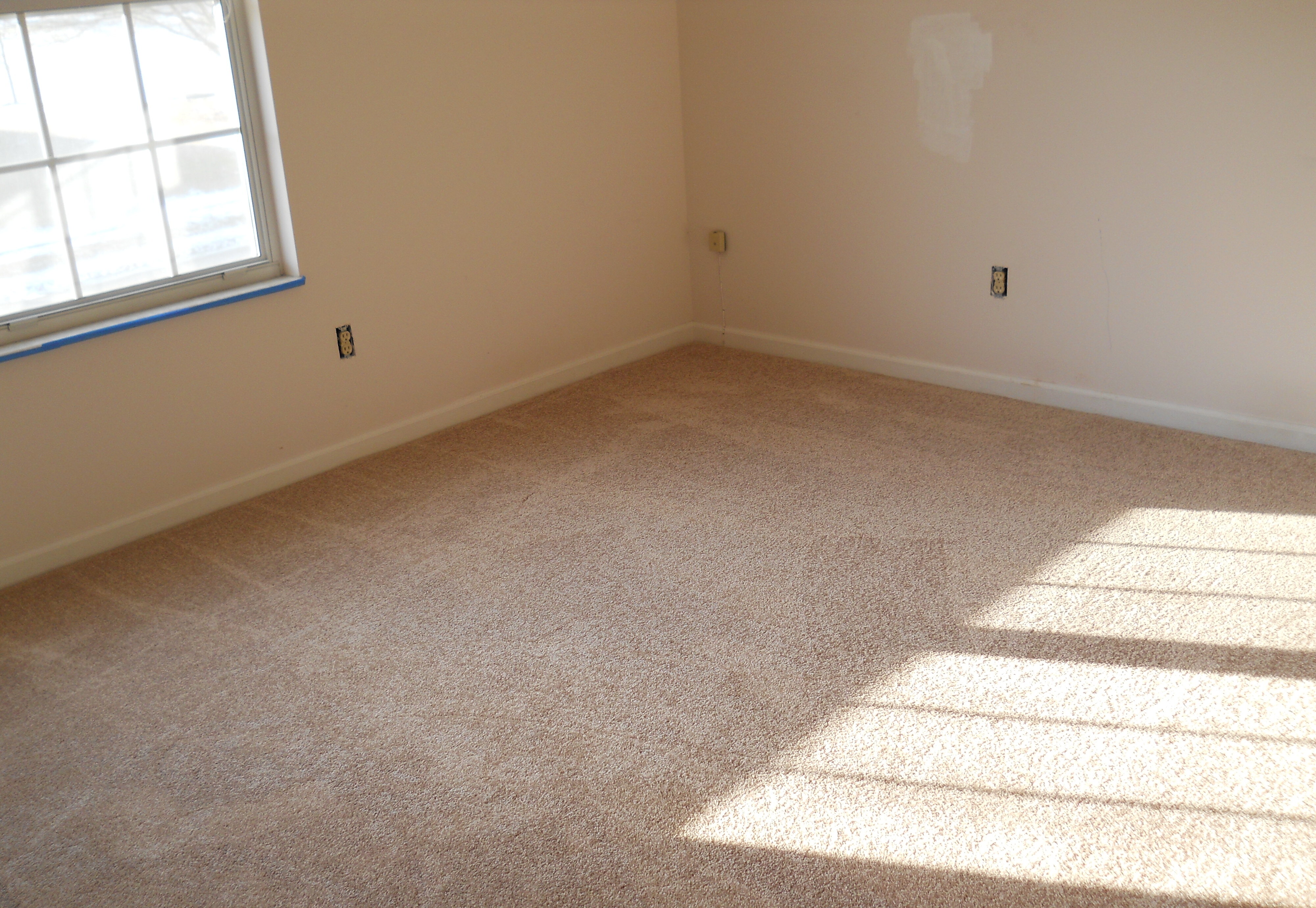 Carpet installation in living room